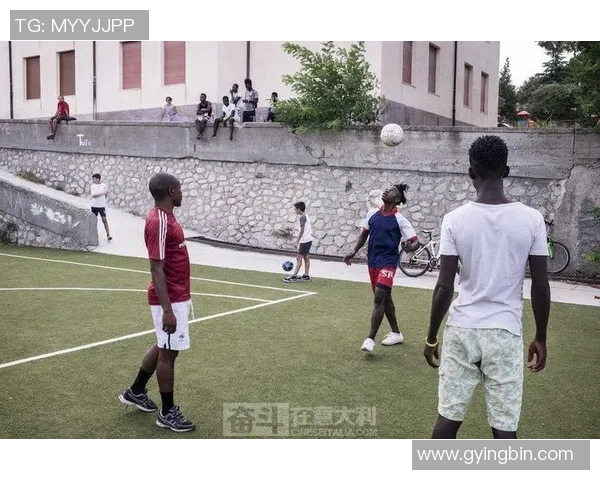 难民足球明星的故事与梦想在球场上的追寻与奋斗